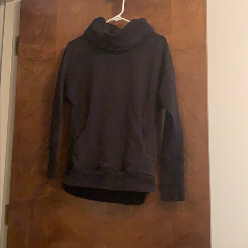 Lululemon turtle neck sweatshirt